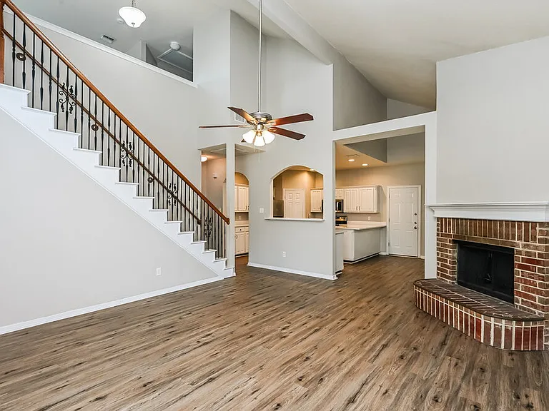 10416 Trevino Ln — Photo 4