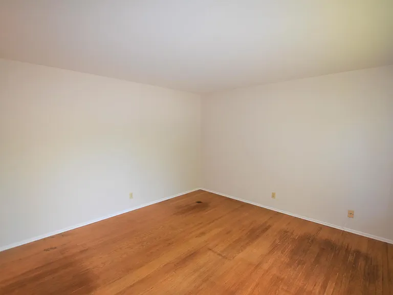 1476 Bedford Ave — Photo 11