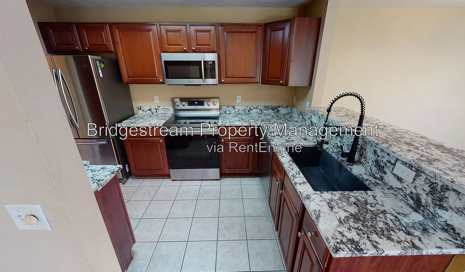3 bed, 2.0 bath, 1367 sqft, $1,650 — Photo 2
