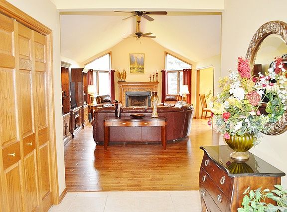 4th image of 22389 Aster Dr