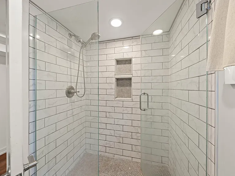 118 N President St — Photo 34
