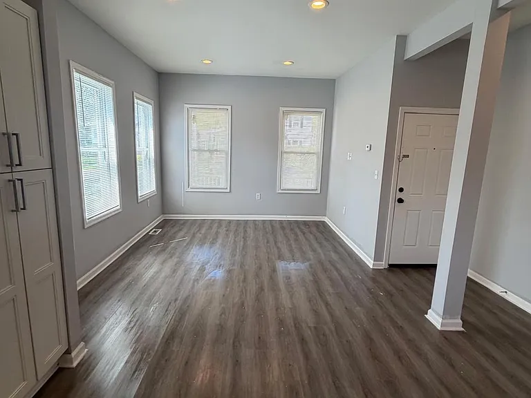 102 Ridgway St #1 — Photo 2