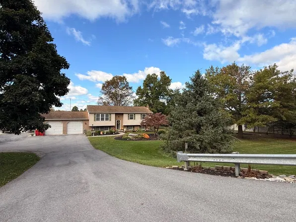 352 McAllister Church Rd, Carlisle, PA 17015