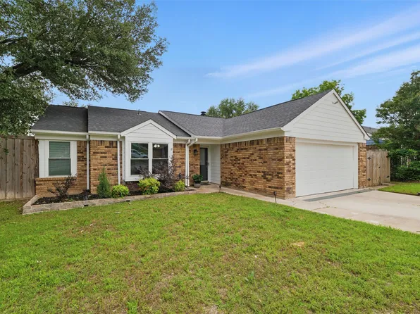 306 Rosemary Ln, Euless, TX 76039