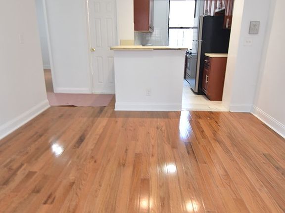 4th image of 558 W 164th St #4D