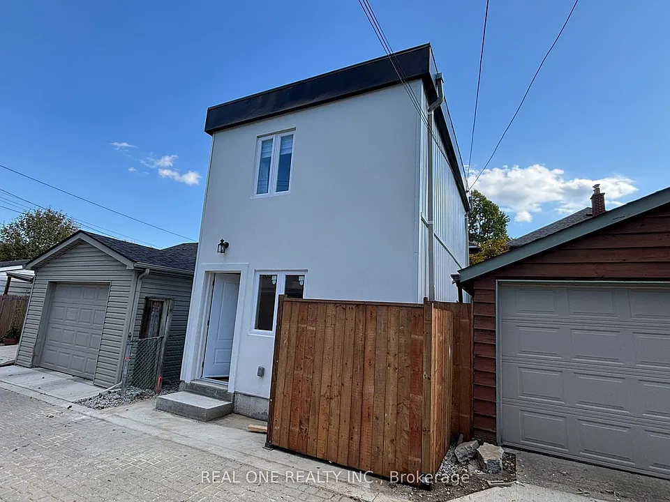 90 Douglas Ave #LANEWAY HOUSE