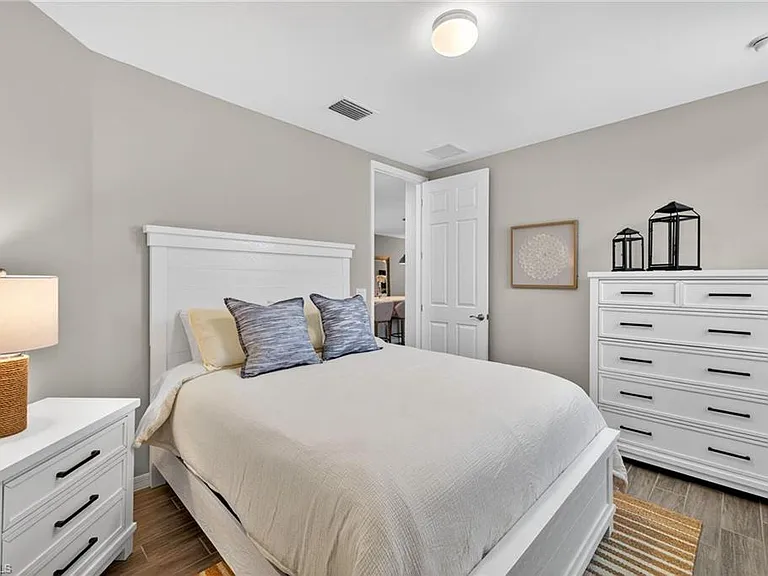14567 Edgewater Cir — Photo 24