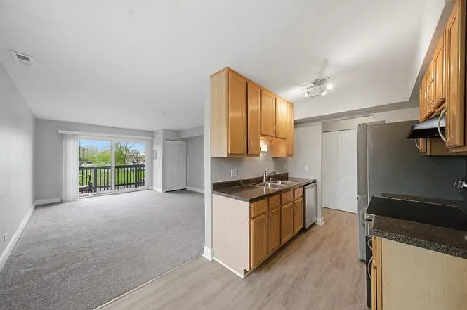 900 Perrie Dr #204 — Photo 4
