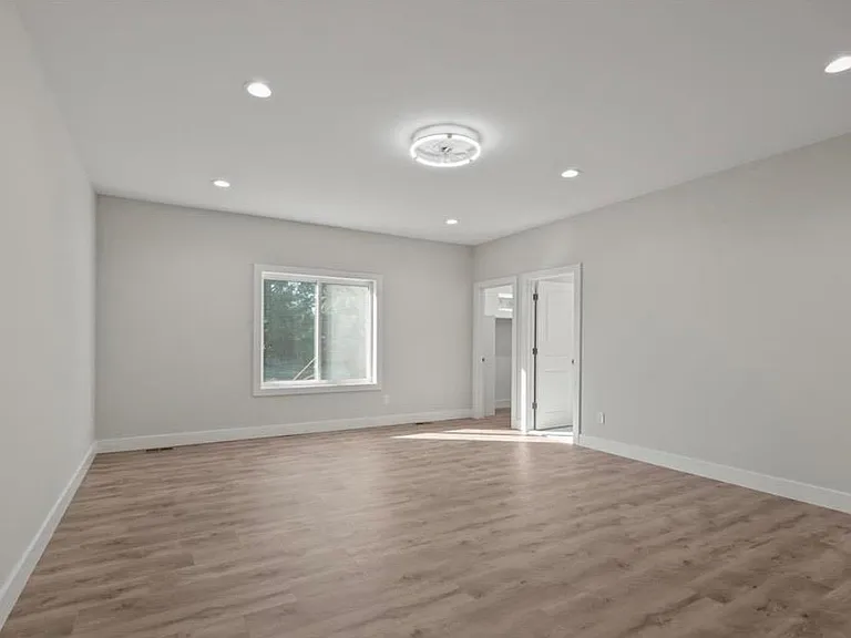 5636 Paris Dr — Photo 11