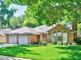 1909 Wood Meadow Dr, Grapevine, TX 76051