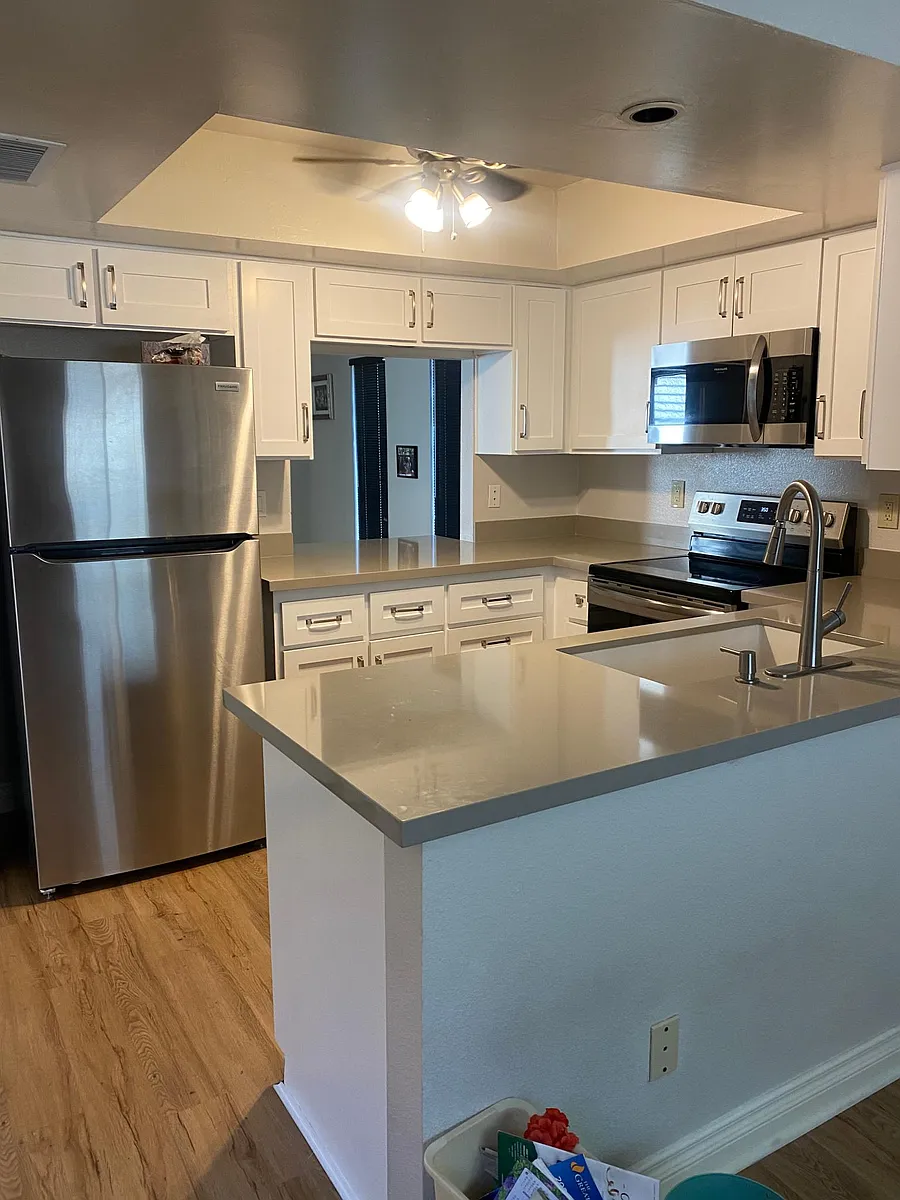 kitchen - 2801 N 26th Pl