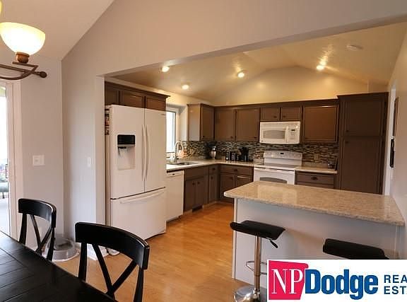 5th image of 16508 Weir St