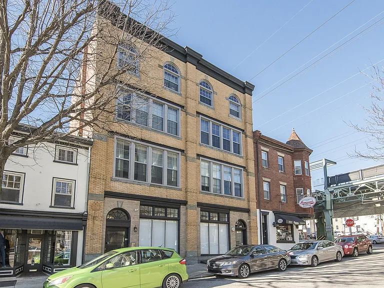 108 Levering Exterior 1
