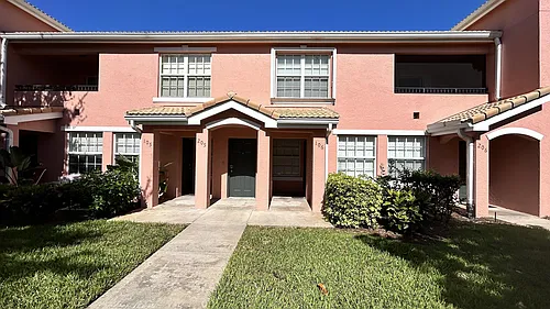 138 SW Peacock Blvd #106-20-106 Photo 1
