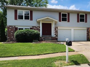 2240 Larbrook Dr, Florissant, MO 63031