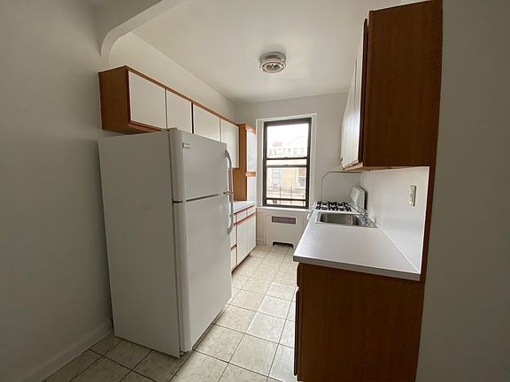 2nd image of 83-15 Lefferts Blvd #333