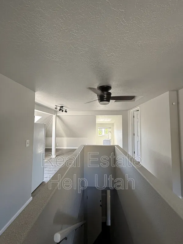 2 bed, 1.0 bath, 825 sqft, $1,400 — Photo 3