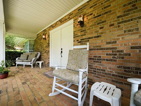 5th image of 240 McClary Dr