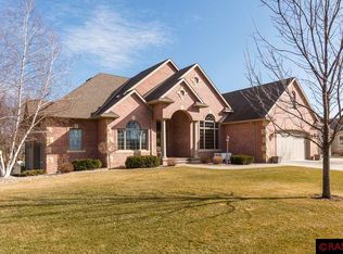 501 Diamond Creek Rd, Mankato, MN 56001