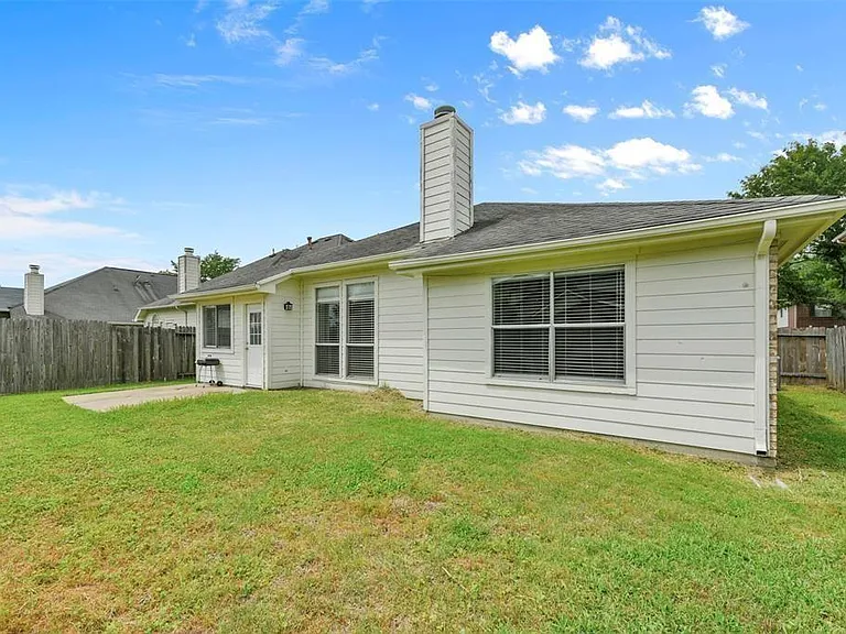 1211 Peacham Ct — Photo 4