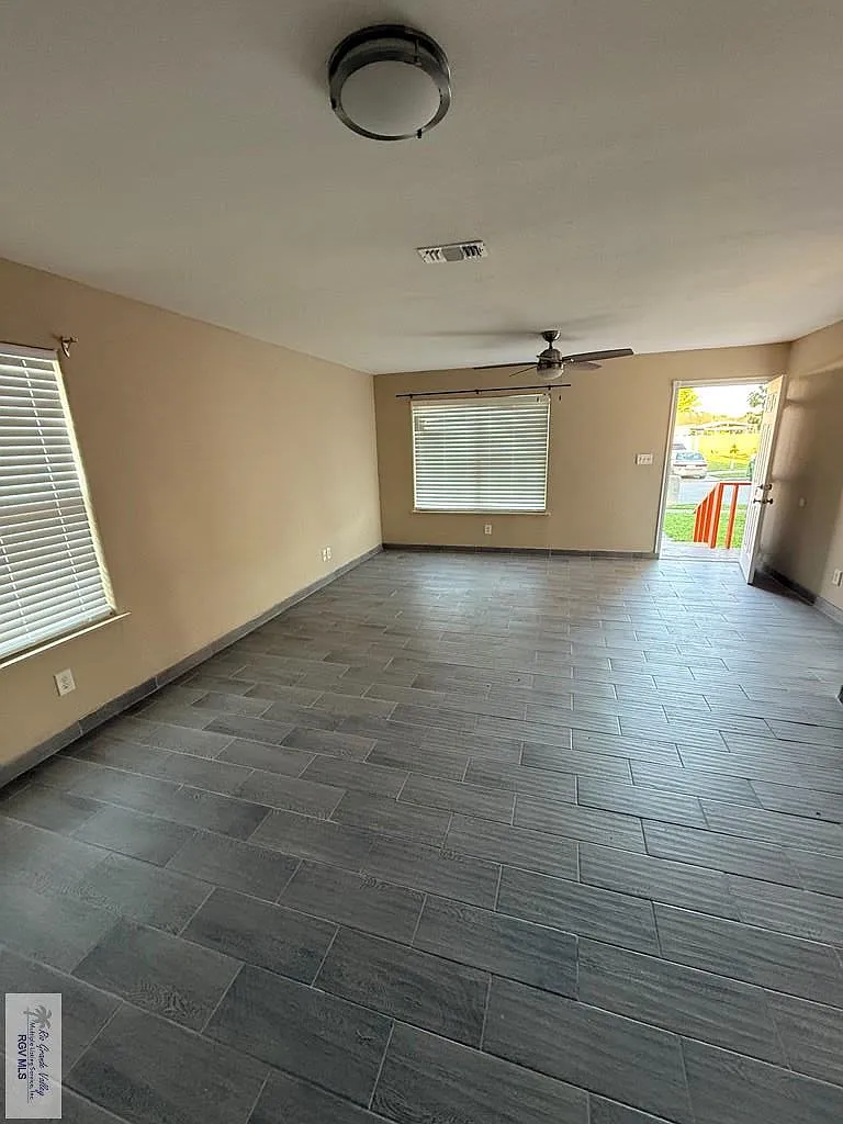 2 bed, 1.0 bath, 1522 sqft, $1,200 — Photo 3