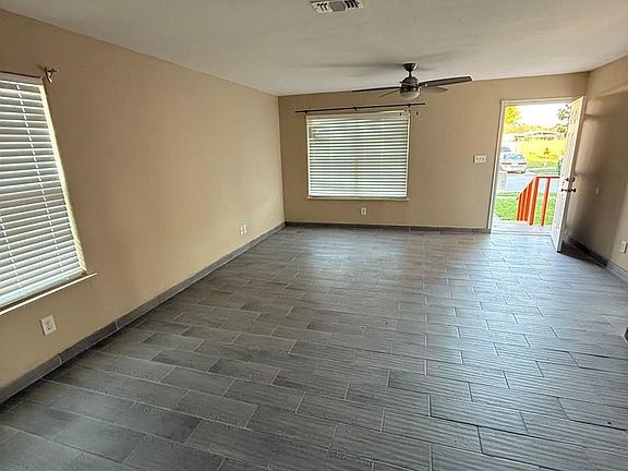 3rd image of 7813 Palm Grove Dr