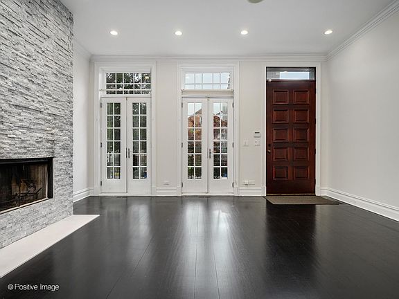4th image of 1633 N Wolcott Ave