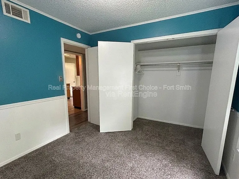 6719 Independence St — Photo 11