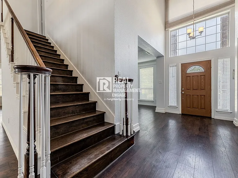 8817 Pocono Dr — Photo 5