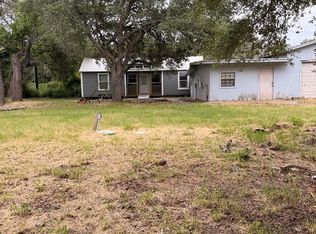 136 Palm St, Rockport, TX 78382