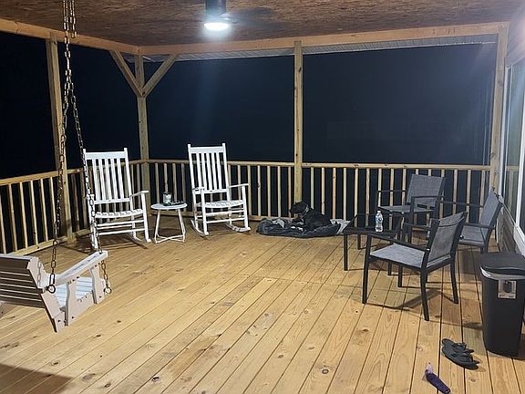 4th image of 121 Austin Ln