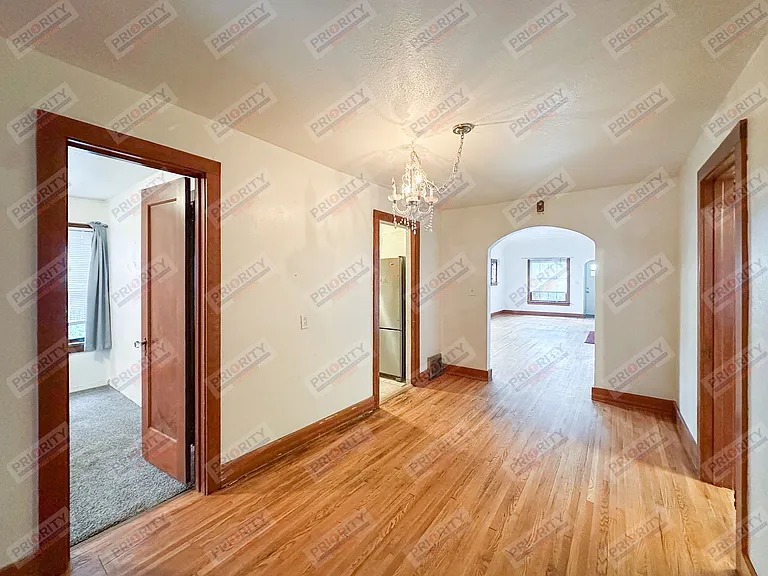 402 S Warren Ave — Photo 5