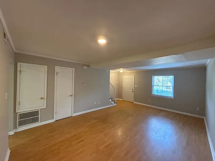 2 bed, 1.5 bath, 1087 sqft, $1,520 — Photo 2