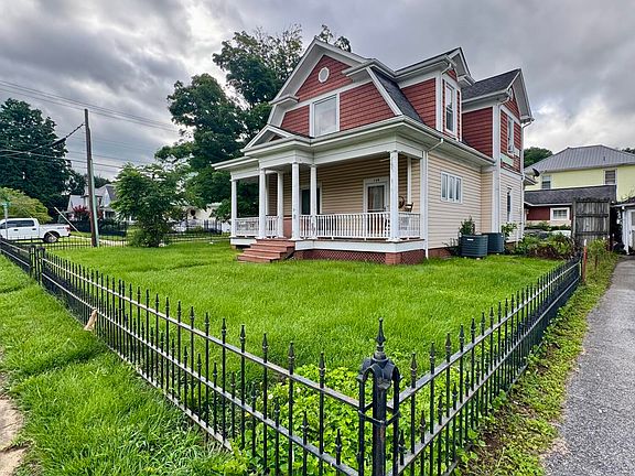 3rd image of 128 N Elm Ave