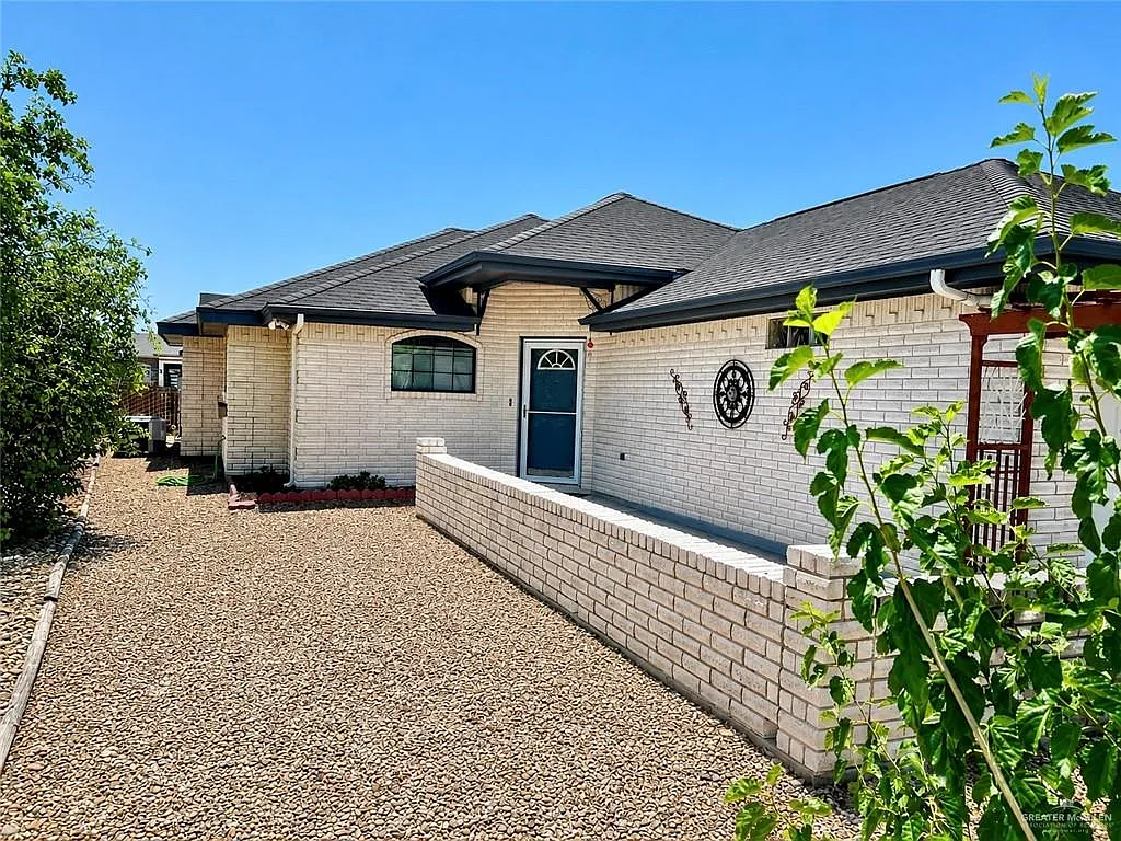 2 bed, 2.0 bath, 1247 sqft, $1,400 — Photo 1