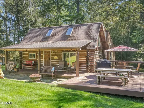 737 S Stagecoach Rd, Weatherly, PA 18255