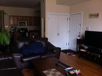 1st image of 609 W Belmont Ave