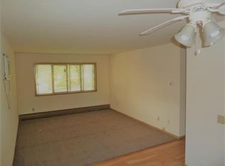 2922 Ashford Ln, Madison, WI 53713