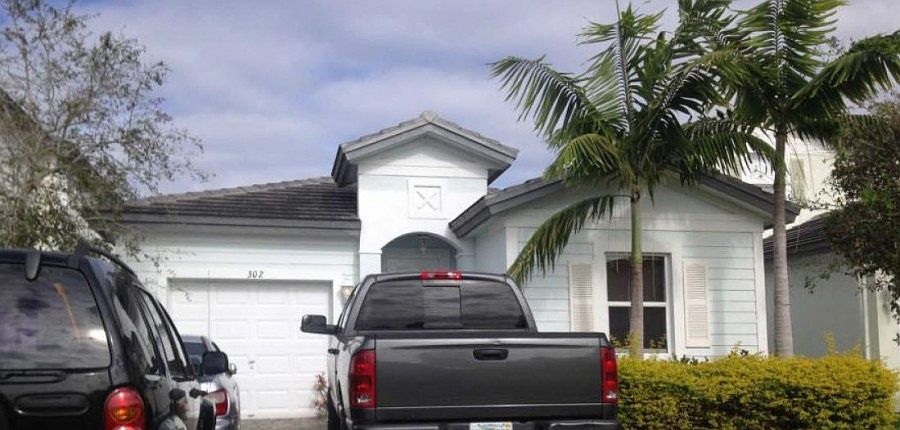 2nd image of 302 NE 36 Avenue Rd
