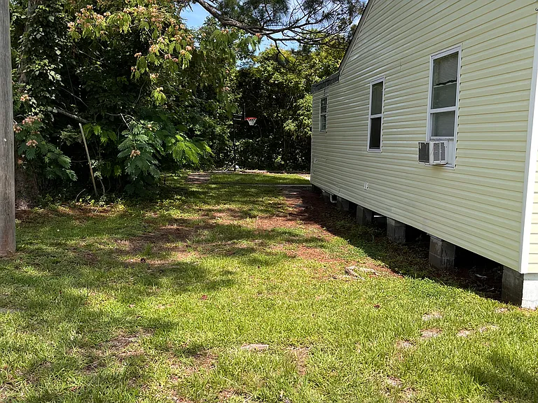 1200 Southlawn Blvd — Photo 7