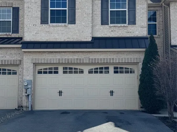 1477 Tarpan Ln, Allentown, PA 18104