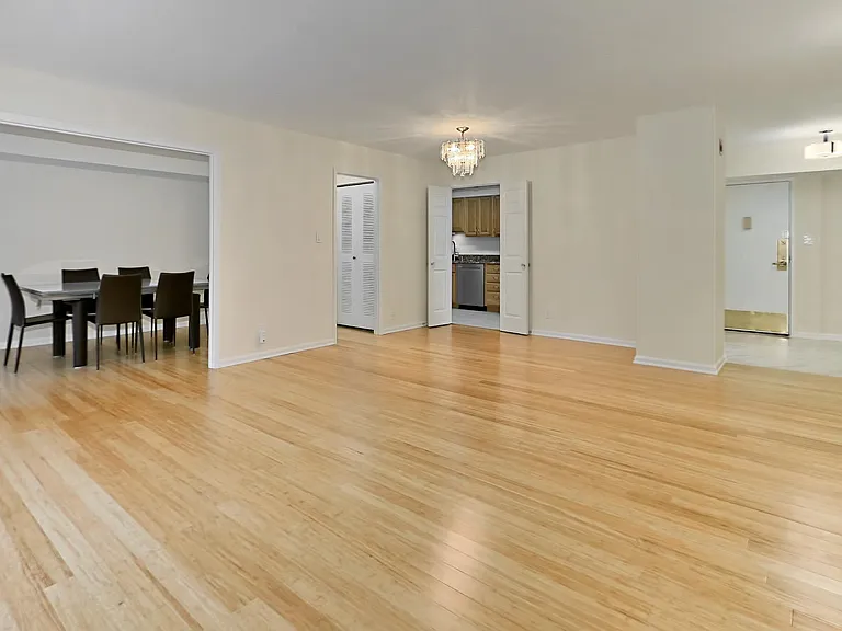 3800 Powell Ln #314 — Photo 2