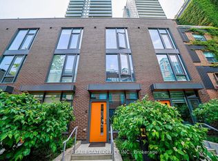 33 Dundonald St #2, Toronto, ON M4Y 1K3