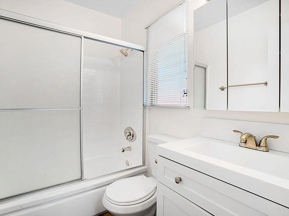 2nd image of 1942 Pelham Ave APT 6
