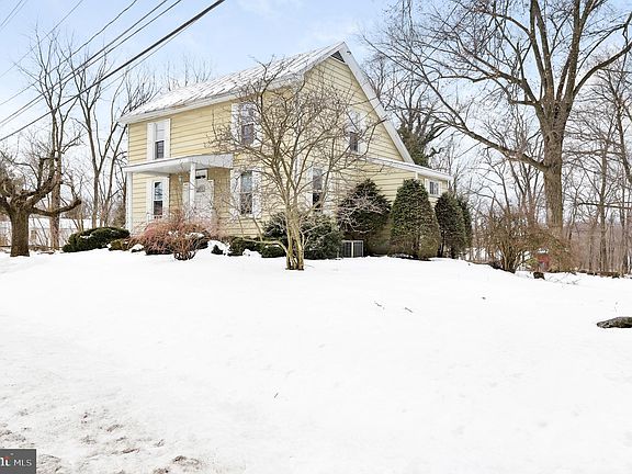 2nd image of 428 N Earl St