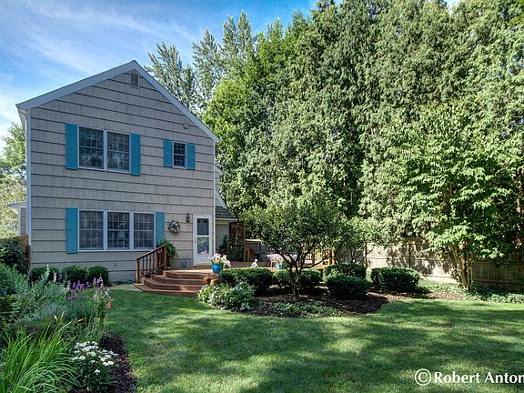 5th image of 2417 Maplewood Dr SE