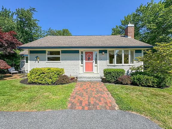 2nd image of 3 Seal Cove Ln