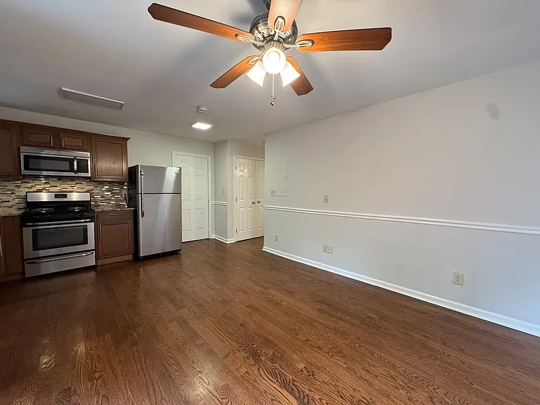 177 12th St NE #A8 — Photo 6