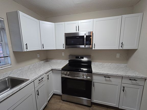 5th image of 1152 W 22nd St #1