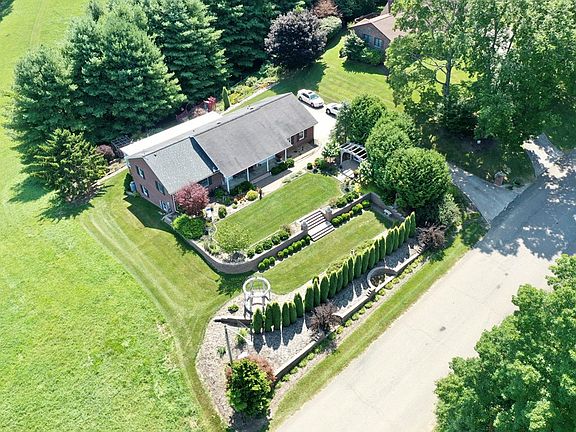 5th image of 341 Fox Run Dr
